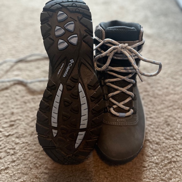Columbia hiking boots - Picture 3 of 4